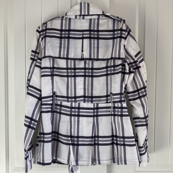 Suzy Shier Rain jacket. SzM - Picture 3 of 6